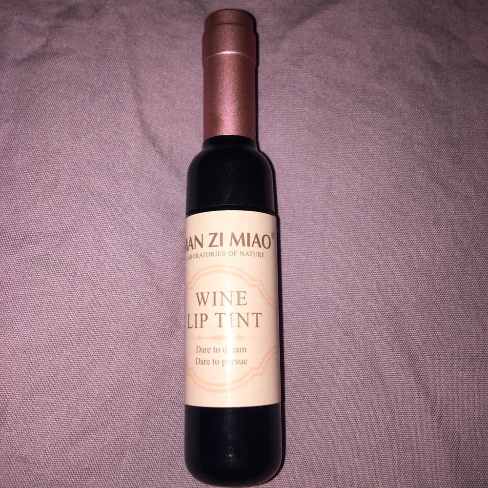 NWT Man Zi Miao wine lip tint